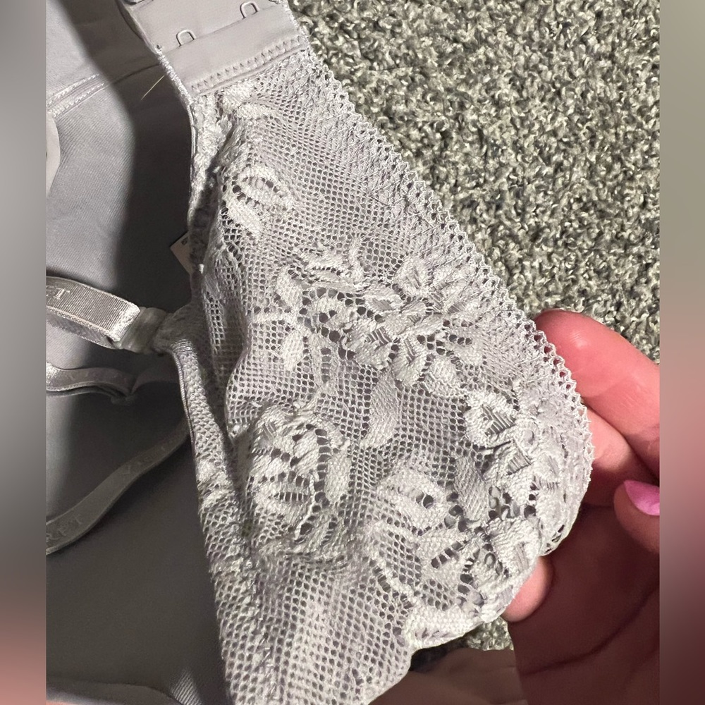 5 wireless VS bras! Like new. Many worn once